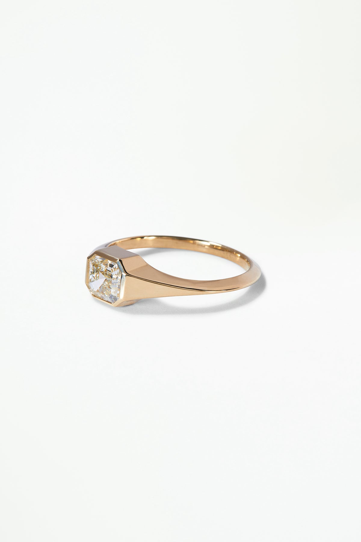 Solo Signet Ring No. 23