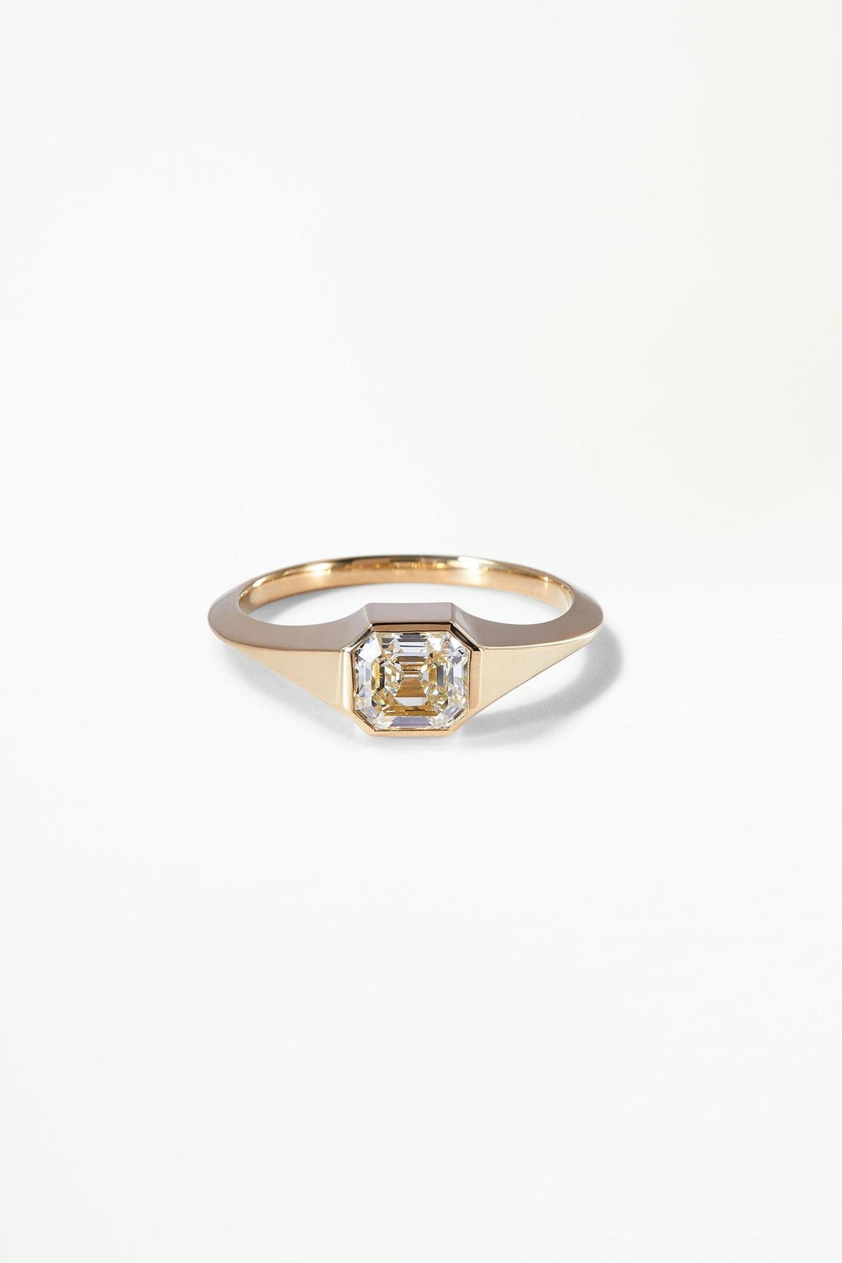 Solo Signet Ring No. 23