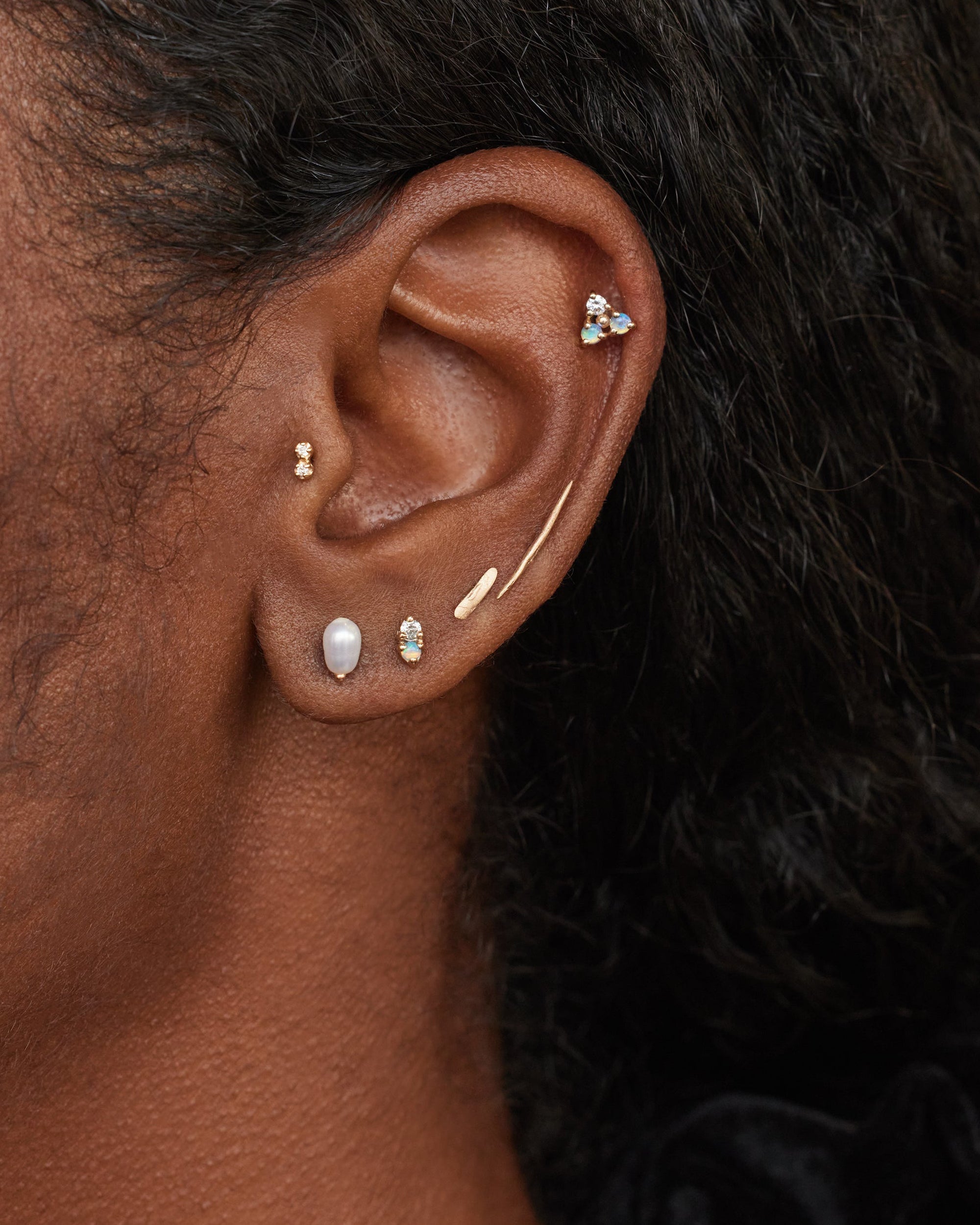 Gold Dash Wisp Flat Back Earring