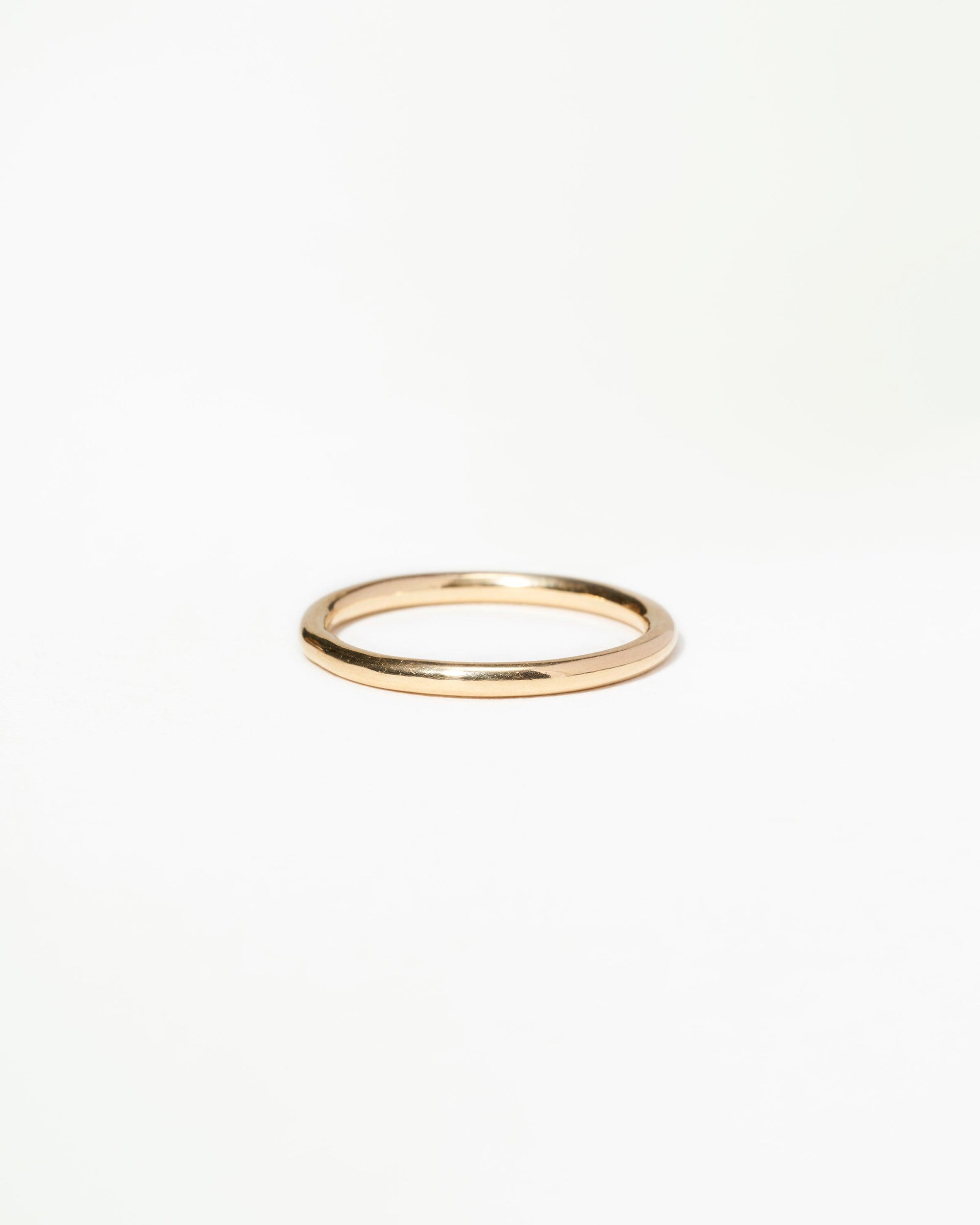 Medium Gold Round Band