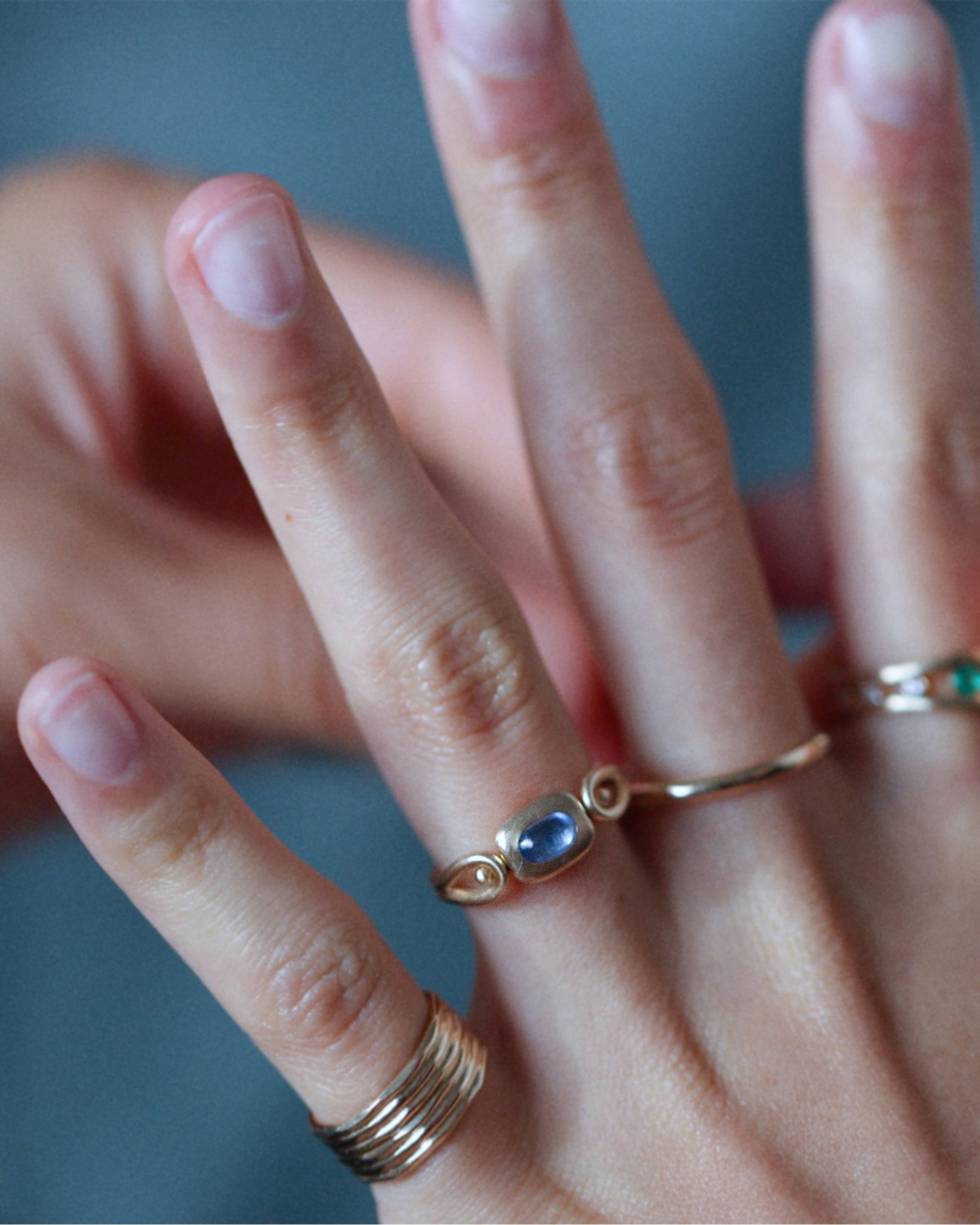 Oval Sapphire Tempo Ring