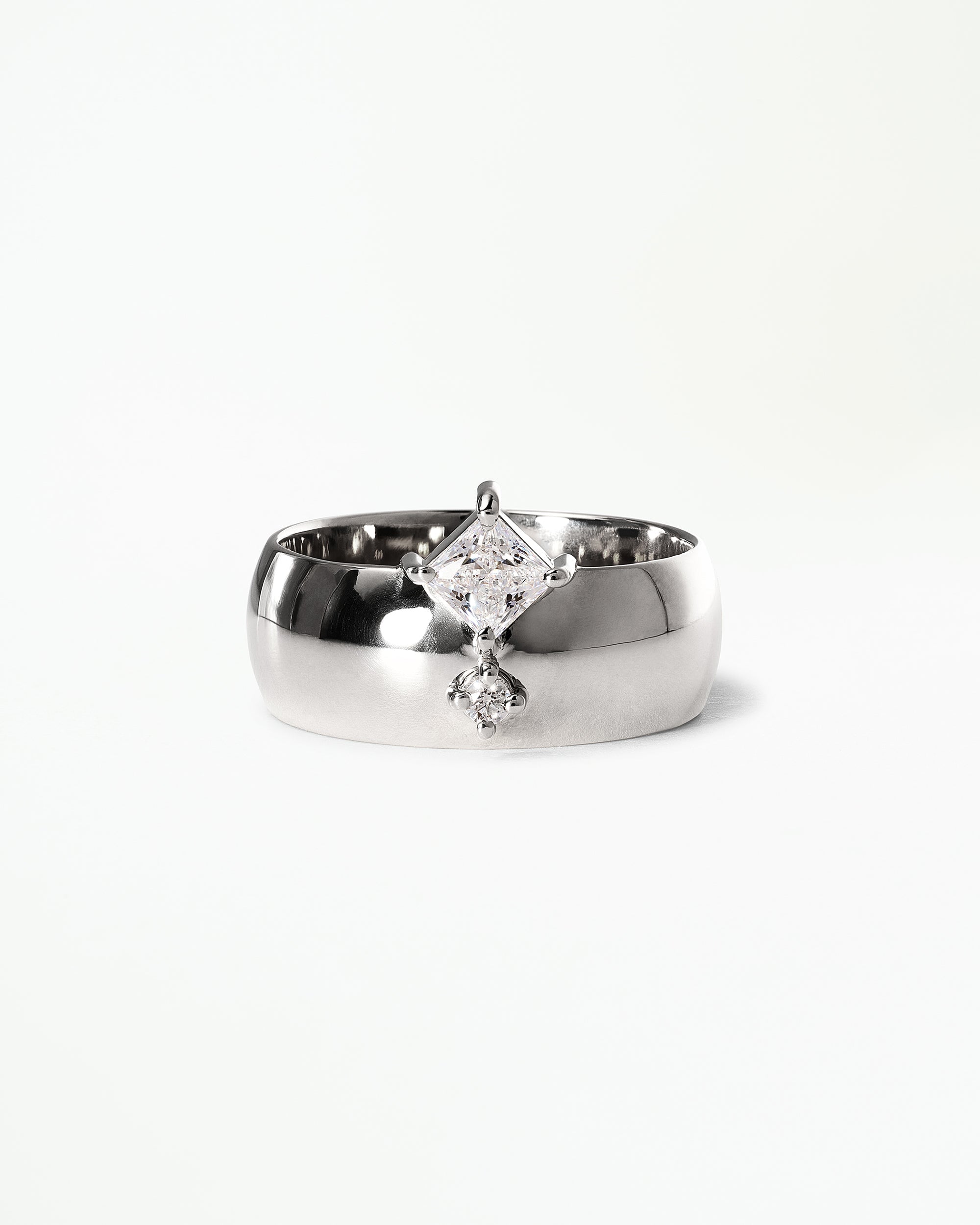 [lifestyle]Princess Cut Diamond Bricolage Ring
