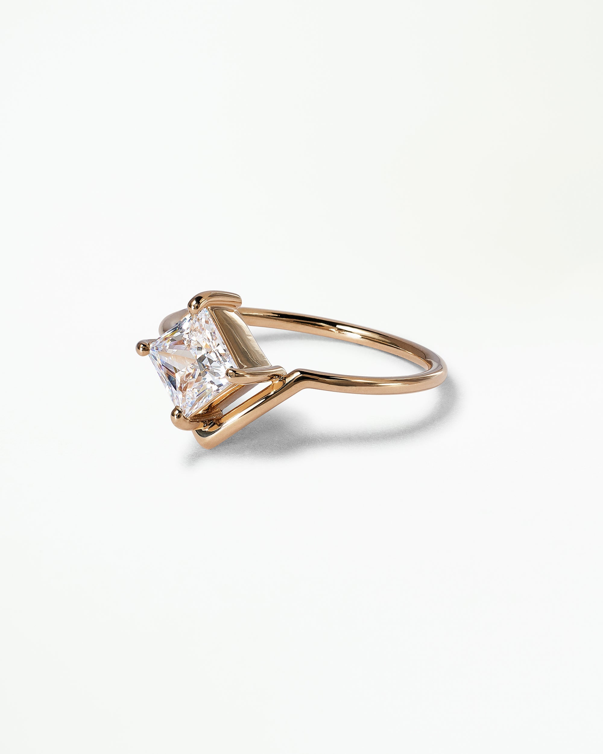 [lifestyle]Princess Cut Diamond Nestled Ring