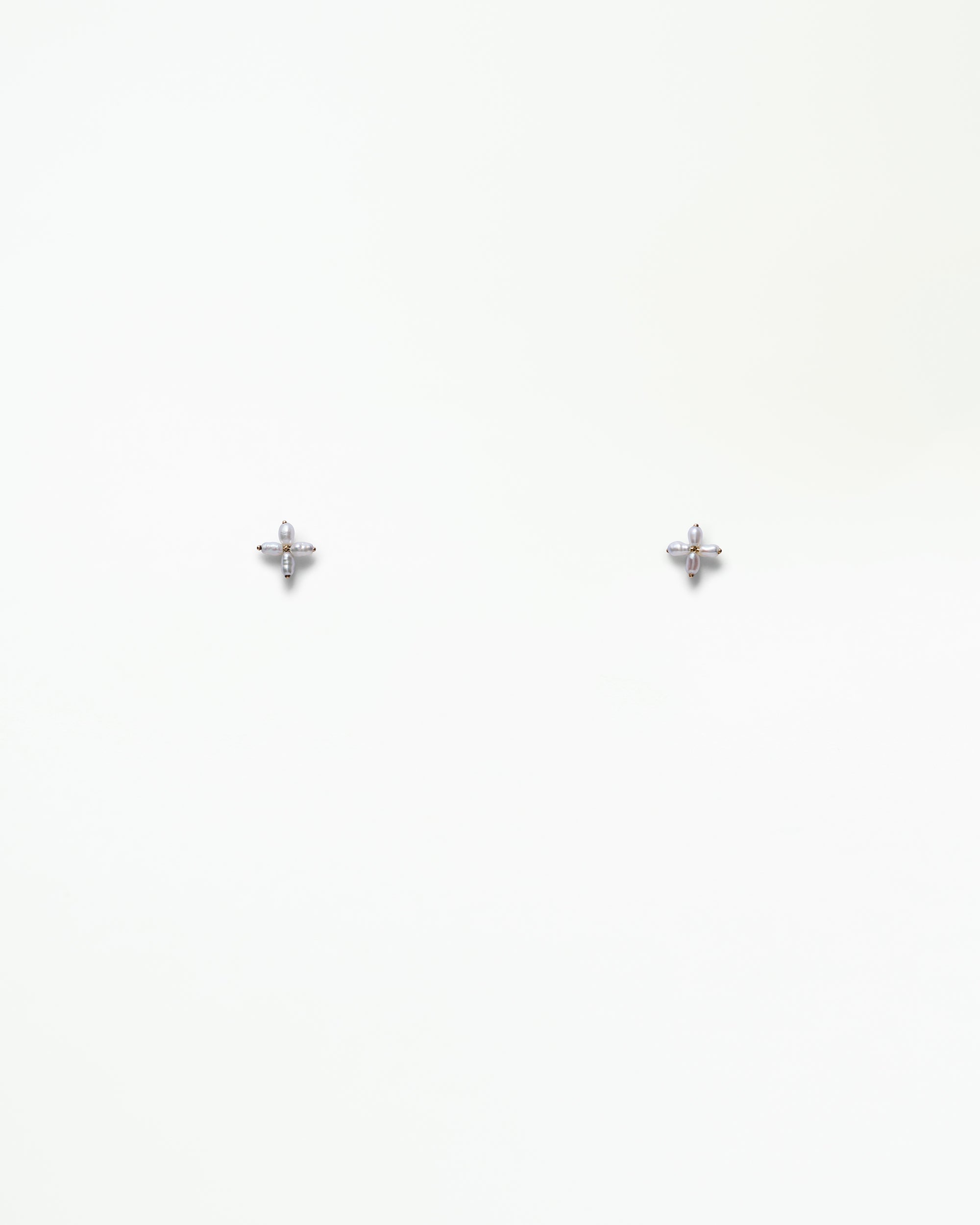 Pearl Clover Stitch Earring