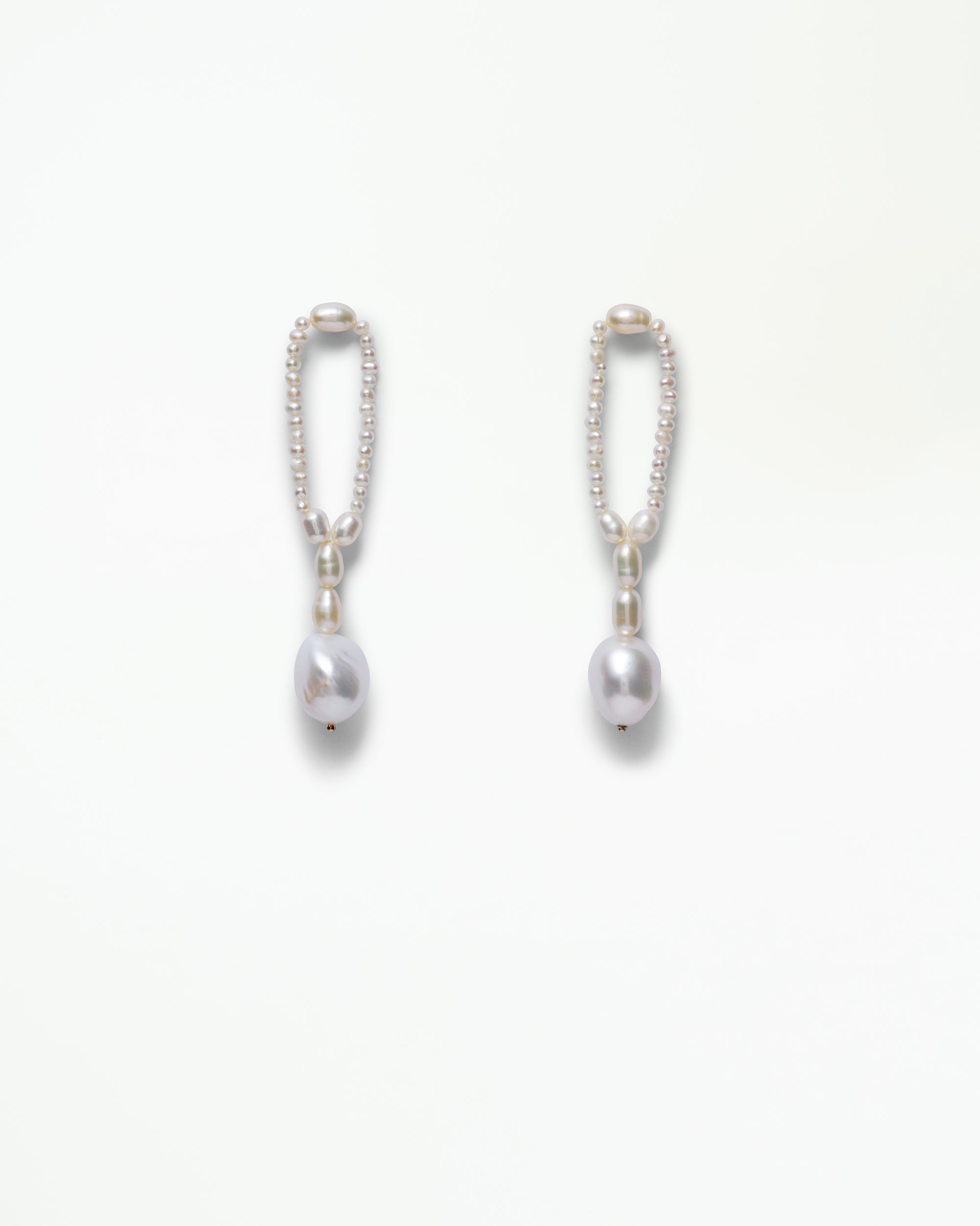 Pearl Hitch Earring